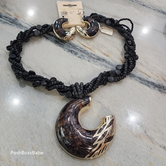 Big bold matching necklace and earrings - Picture 1 of 8